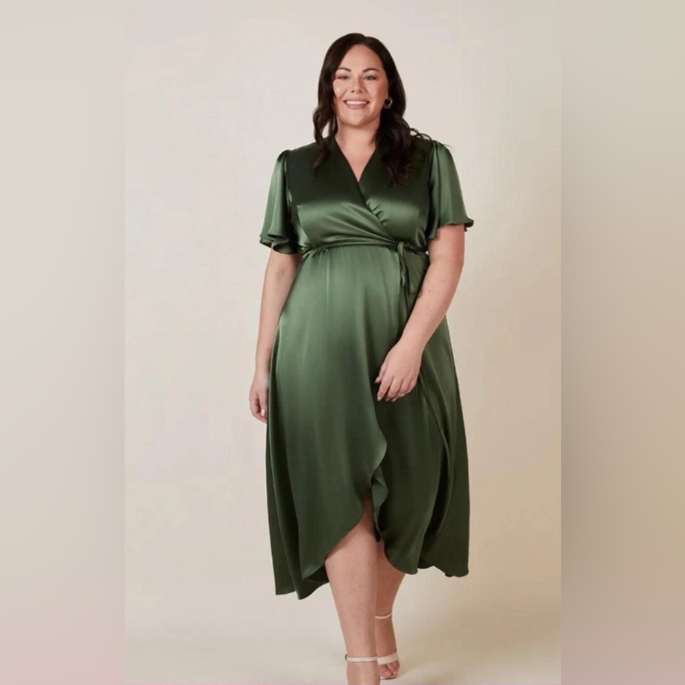 Chic Asymmetrical Satin Dress in Forest Green